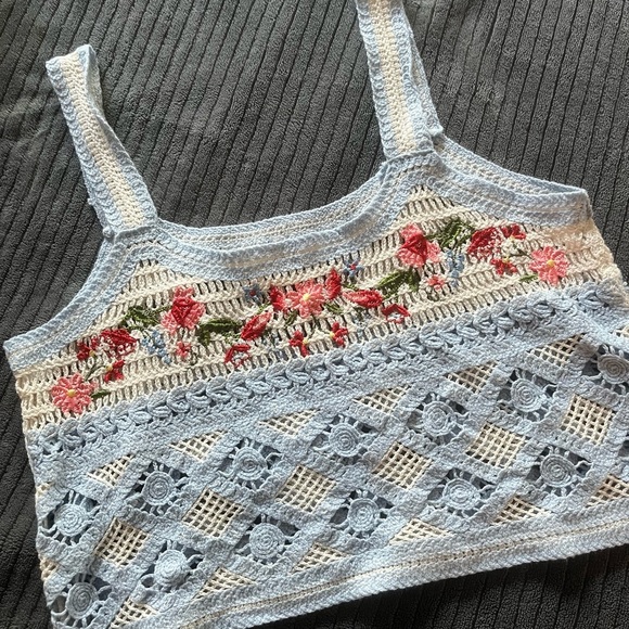 Floral Embroidered Crochet Crop Tank Top | Size Small - Picture 2 of 4